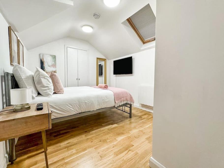 Newly Refurbished Luxury 3 Bedroom Apartment London Exteriör bild