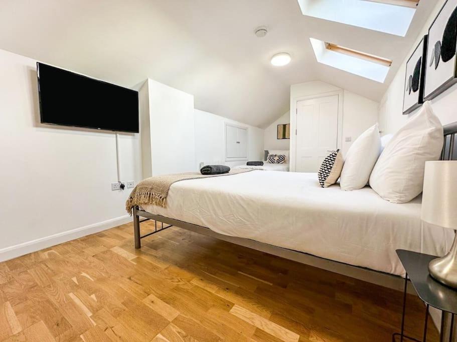 Newly Refurbished Luxury 3 Bedroom Apartment London Exteriör bild
