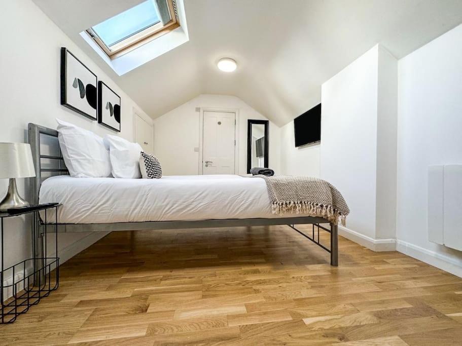 Newly Refurbished Luxury 3 Bedroom Apartment London Exteriör bild